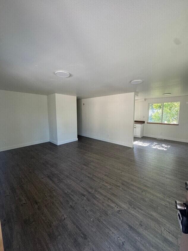 Primary photo of 909 925 SE 2nd Street