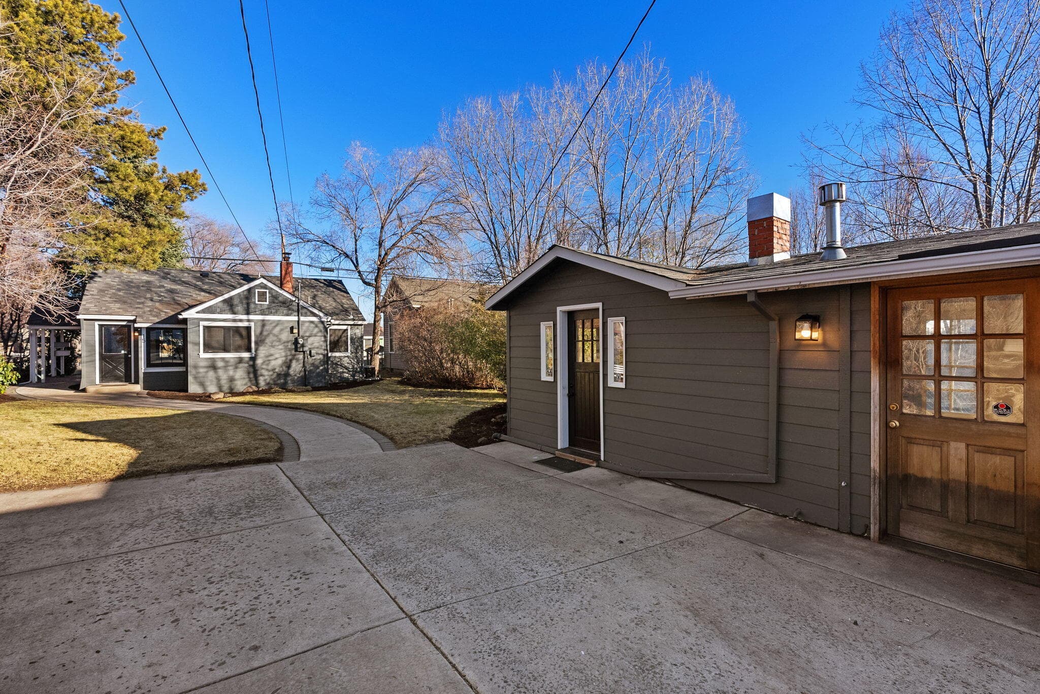 Primary photo of 15 NW Franklin Avenue