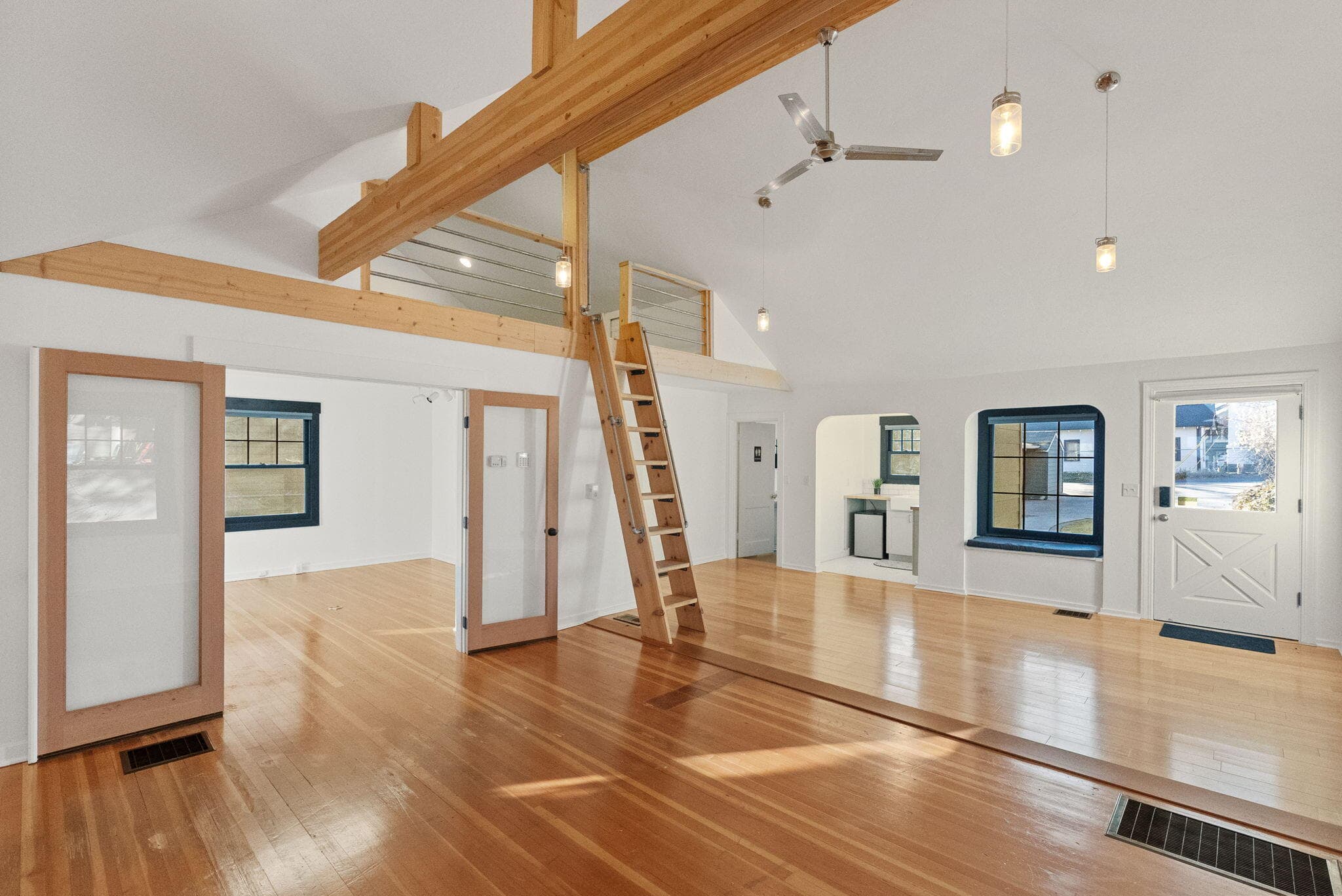 Primary photo of 15 NW Franklin Avenue