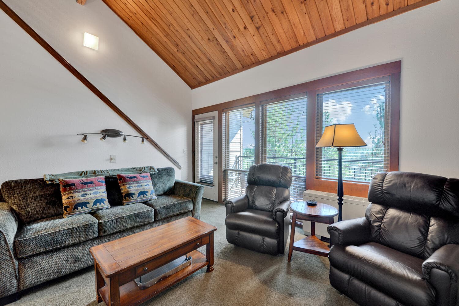 Primary photo of 18575 SW Century Drive Drive, 933