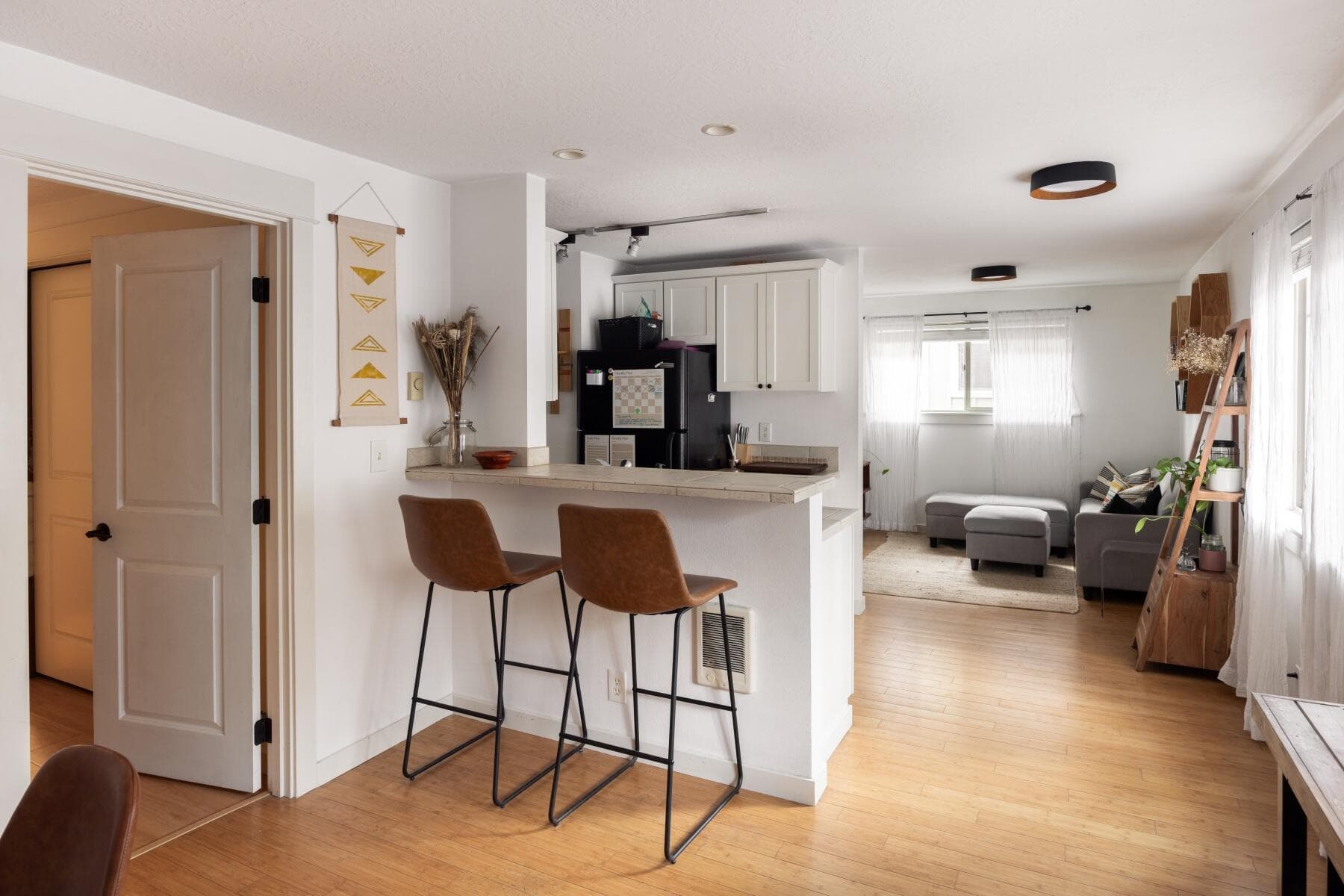 Photo 2 of 1010 NW Roanoke Avenue, APT 8