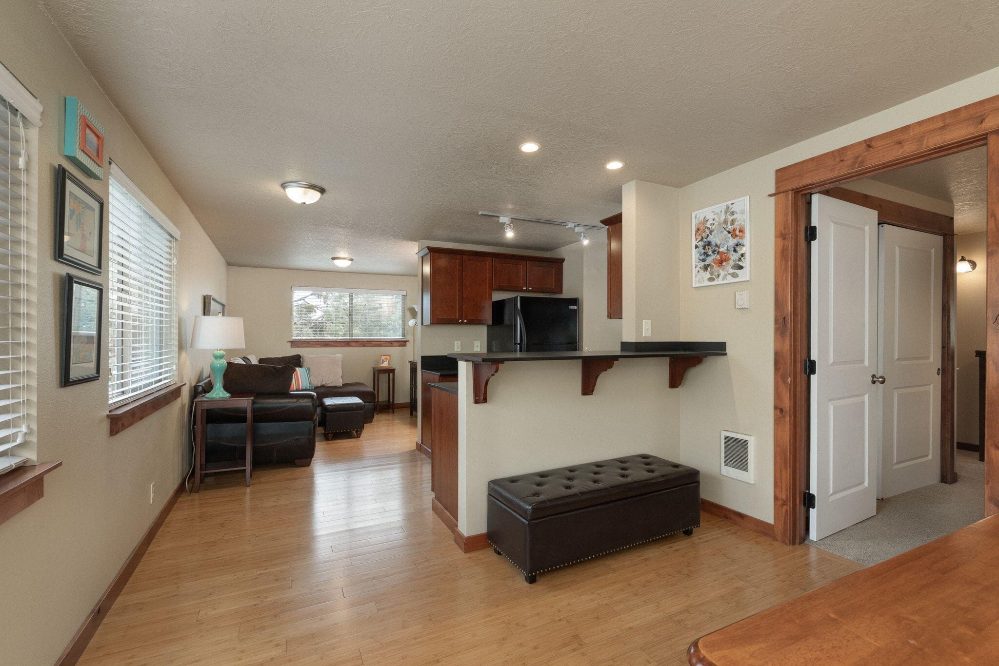 Primary photo of 1010 NW Roanoke Avenue, APT 9