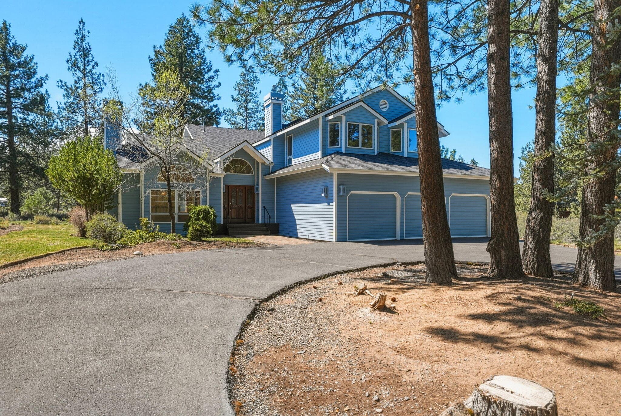 Photo 4 of 60309 Tall Pine Avenue