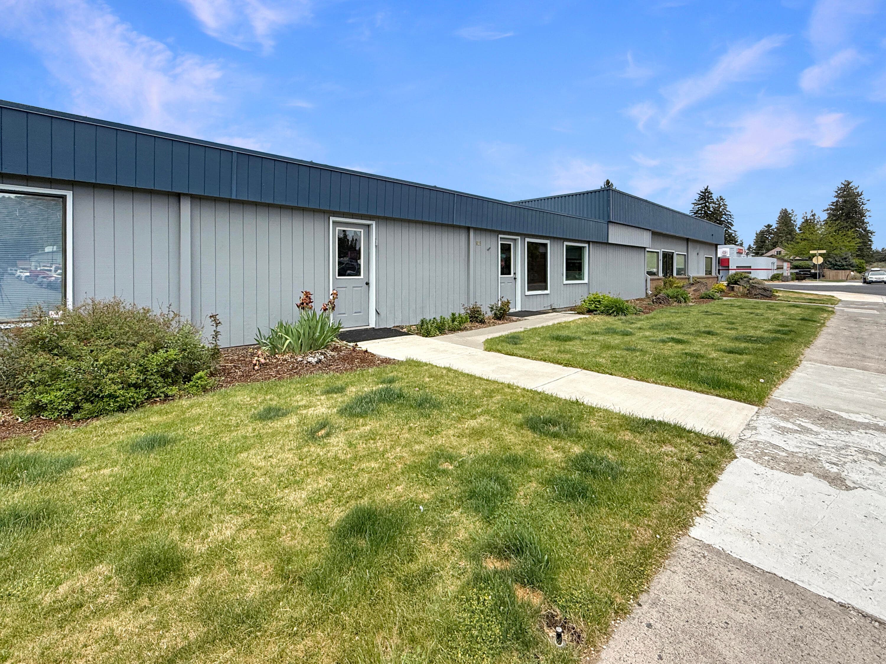 Primary photo of 671 NE Greenwood Avenue, 2