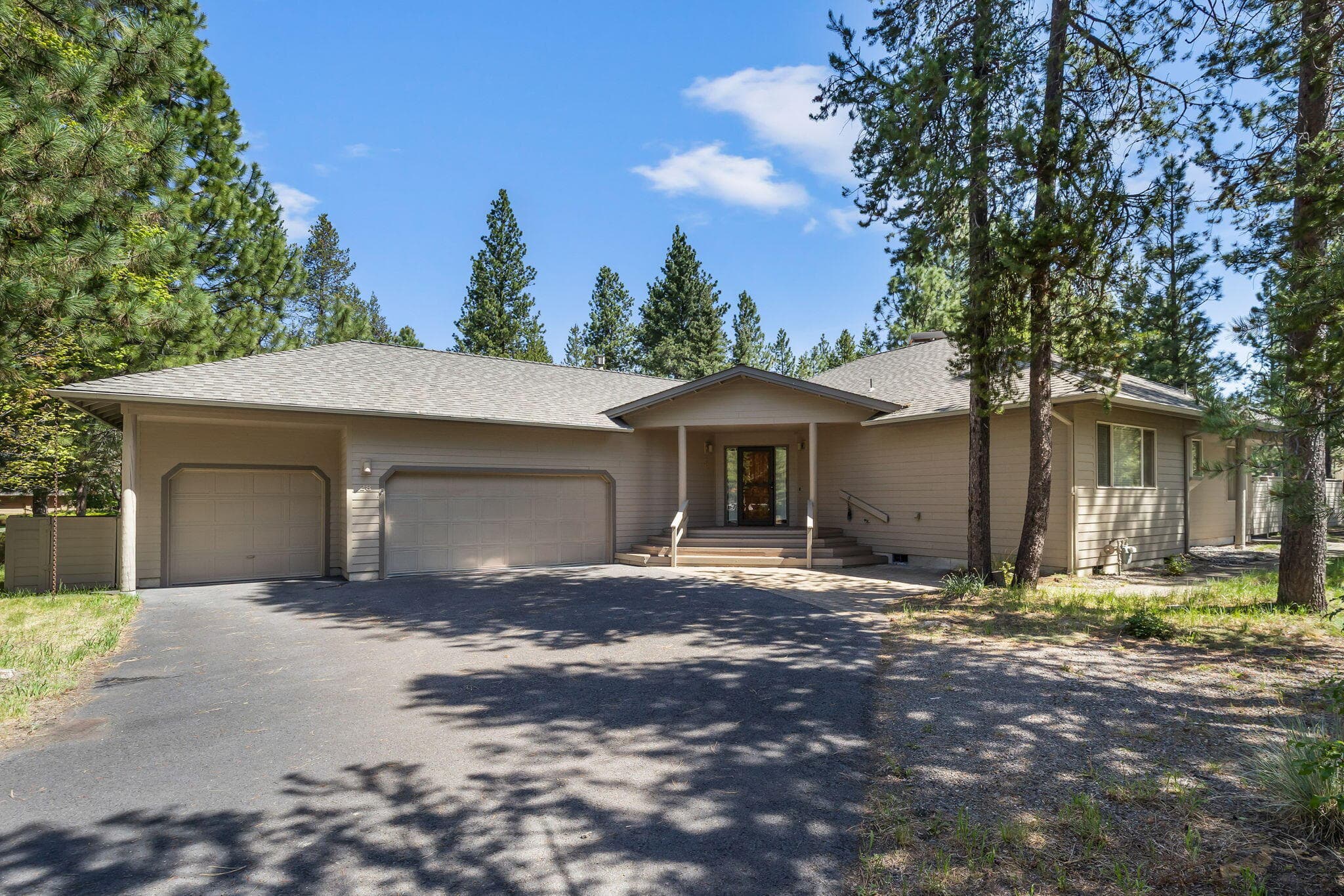 Primary photo of 58042 Siskin Lane