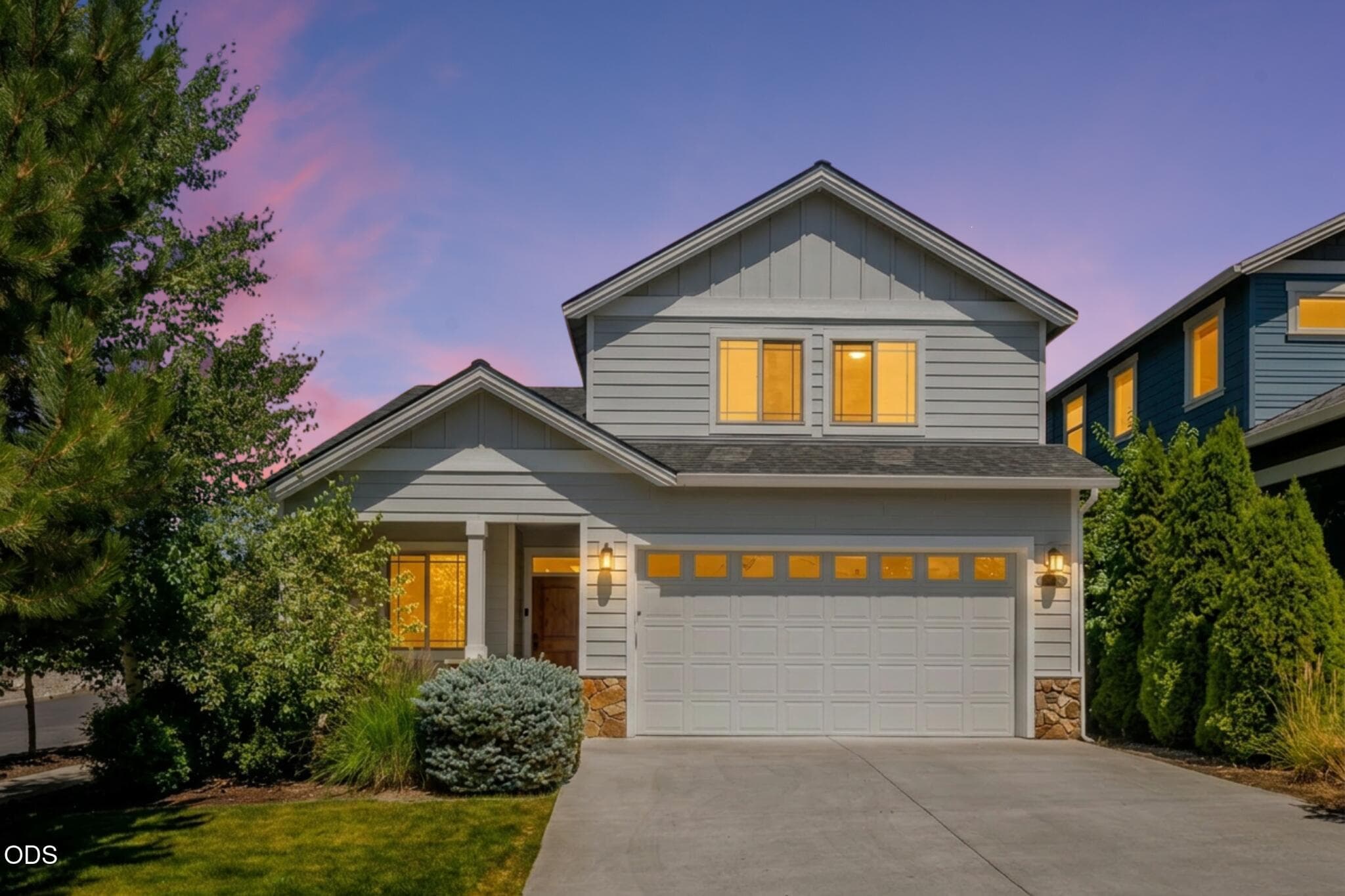 Primary photo of 20768 NE Horizon Ridge Place