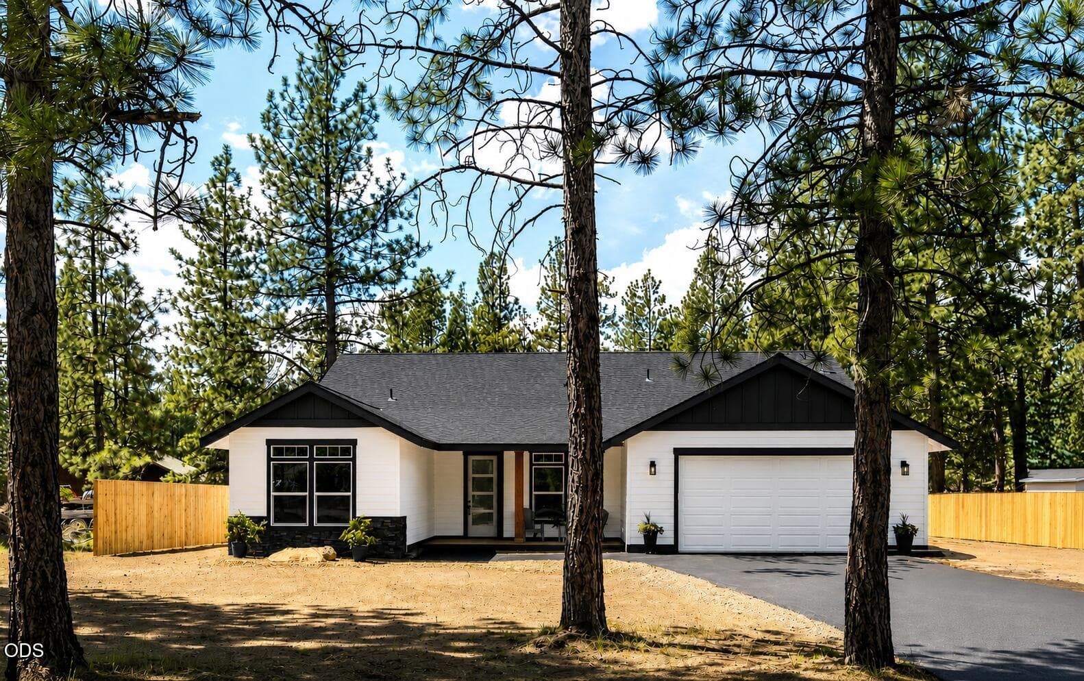 Primary photo of 60163 Crater Road