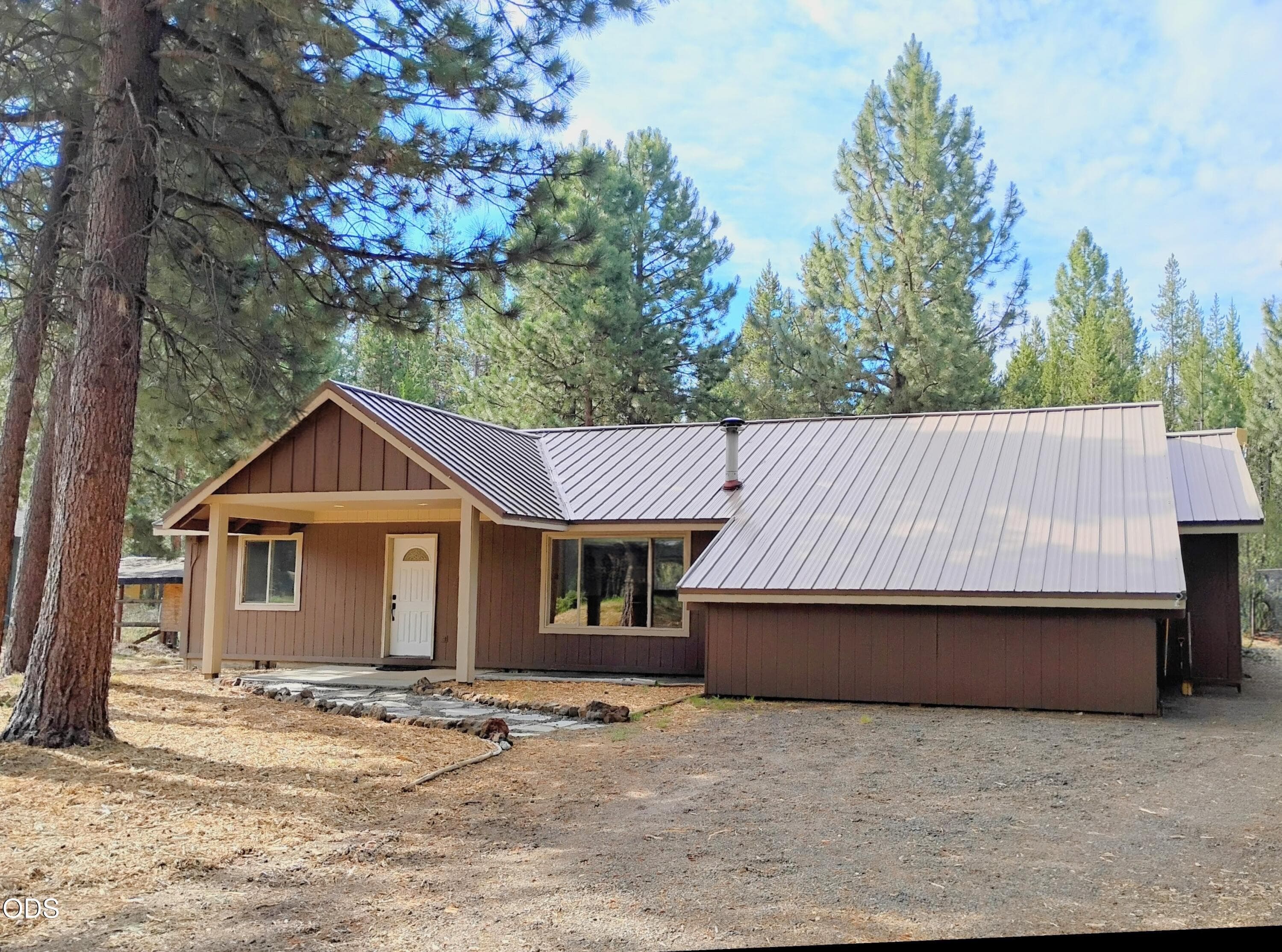 Primary photo of 16947 Quartz Hill Road