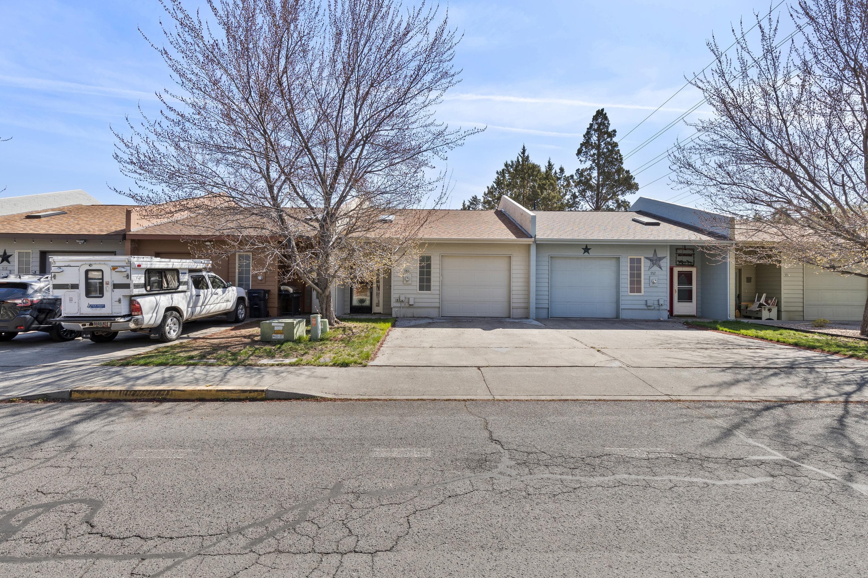 Primary photo of 986 SE Centennial Street