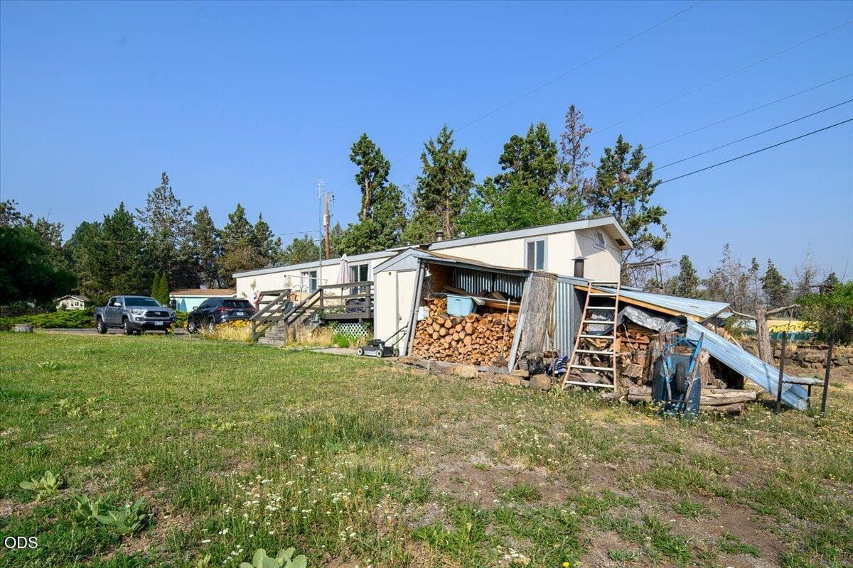 Photo 18 of 64100 N Highway 97, UNIT 35