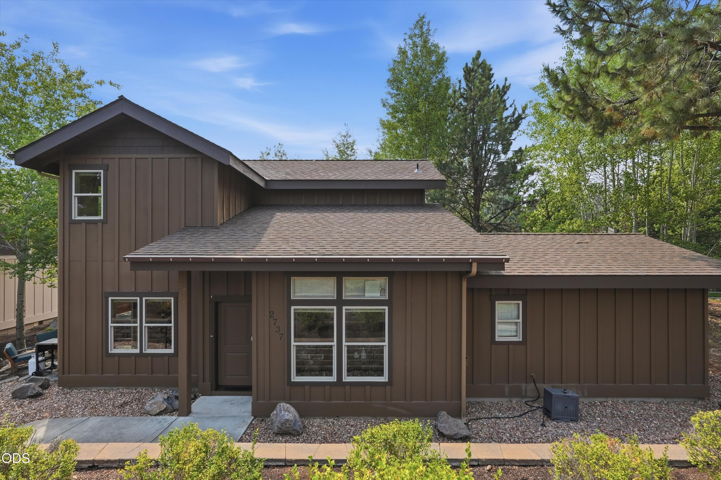 Primary photo of 2737 NW Skyliners Road