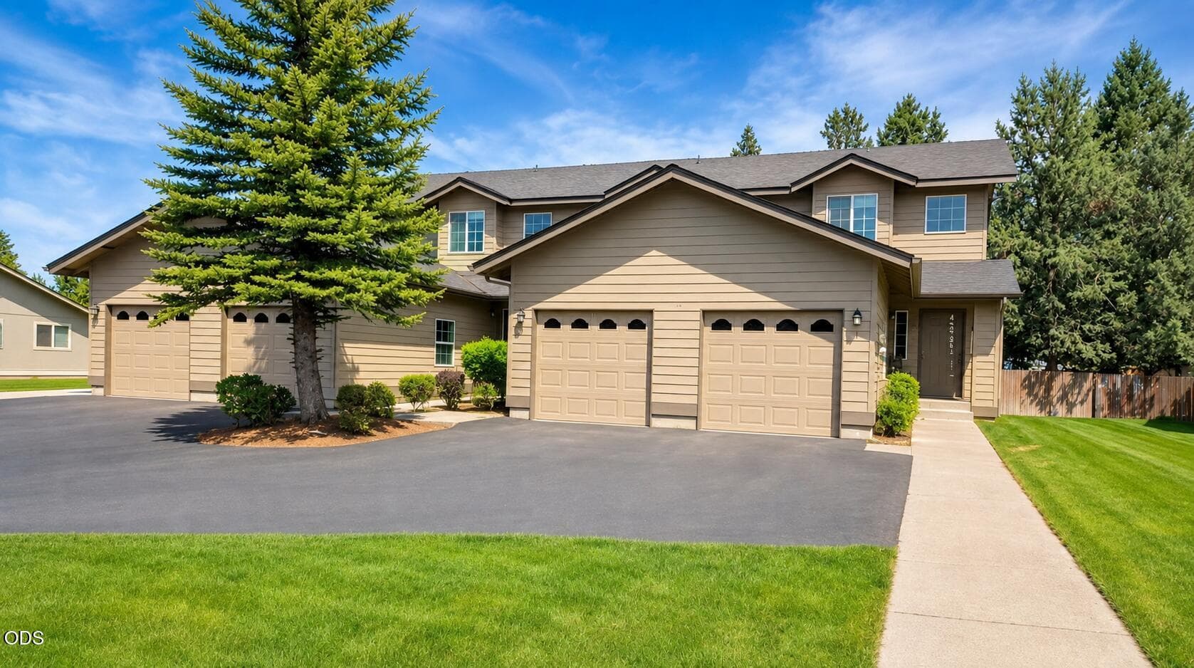 Primary photo of 744 NE Savannah Drive