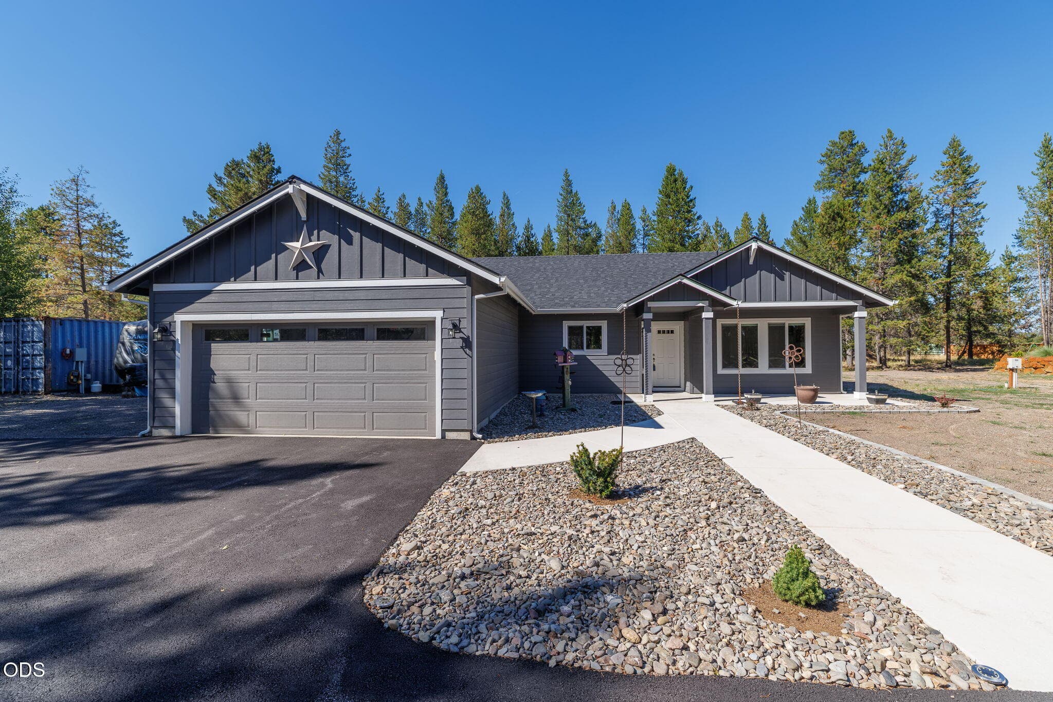 Primary photo of 17450 Meadow Way