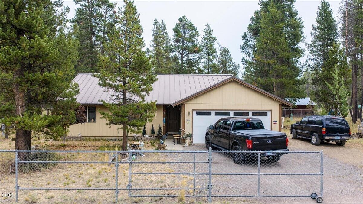 Primary photo of 54690 Pinewood Avenue