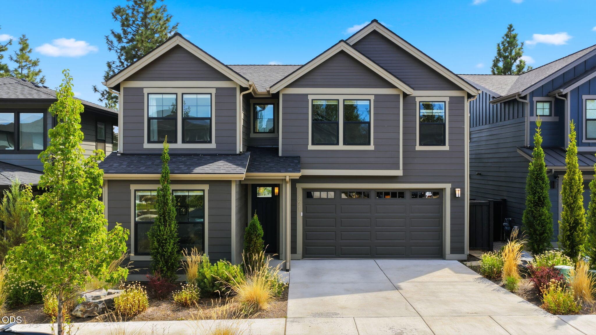 Primary photo of 2621 NW Sky Vista Court
