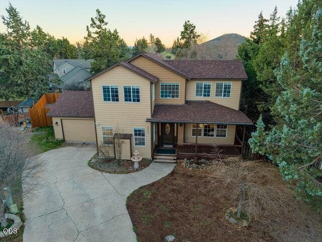 Primary photo of 2069 NE Hollow Tree Lane
