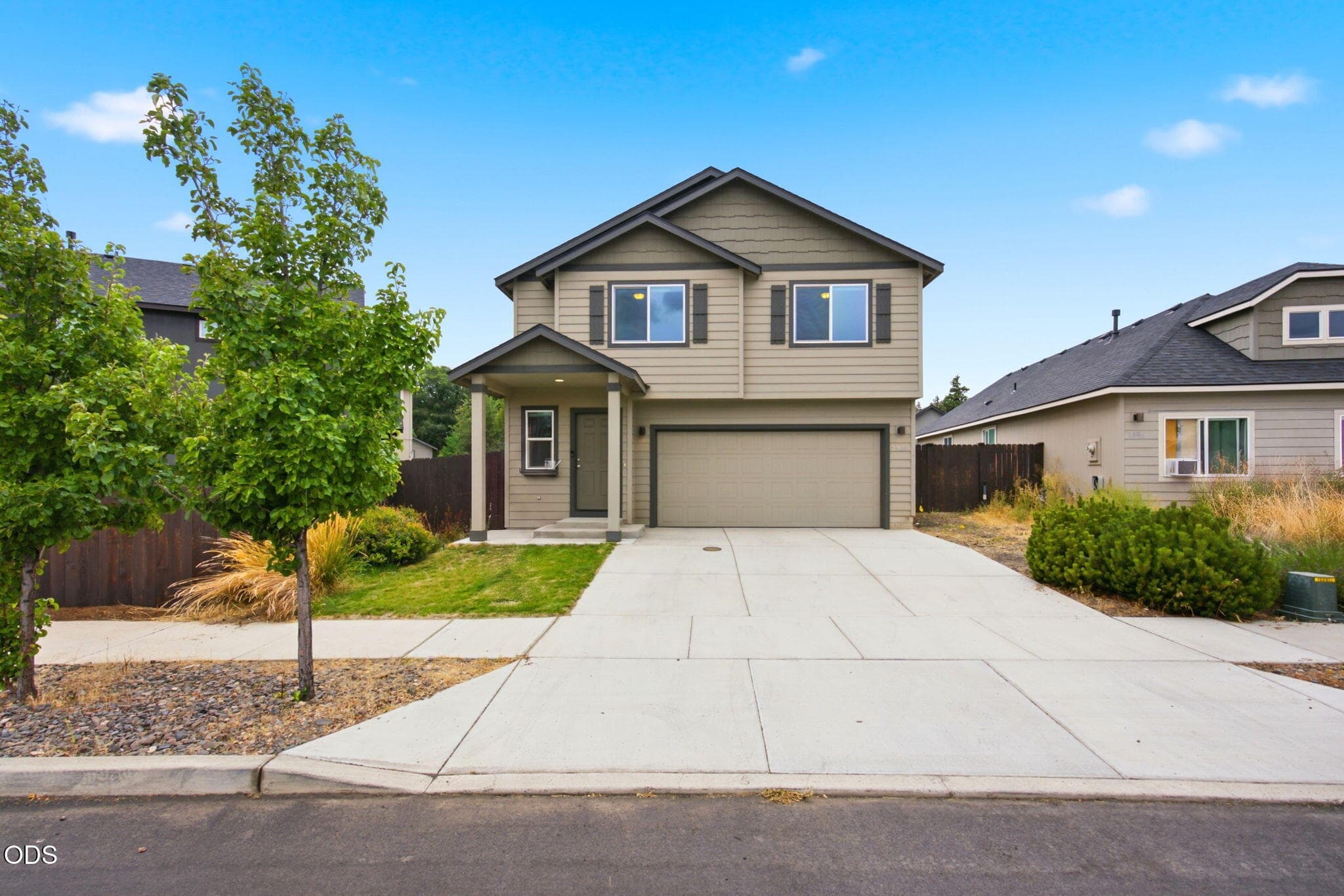 Primary photo of 2981 NE Roxy Place
