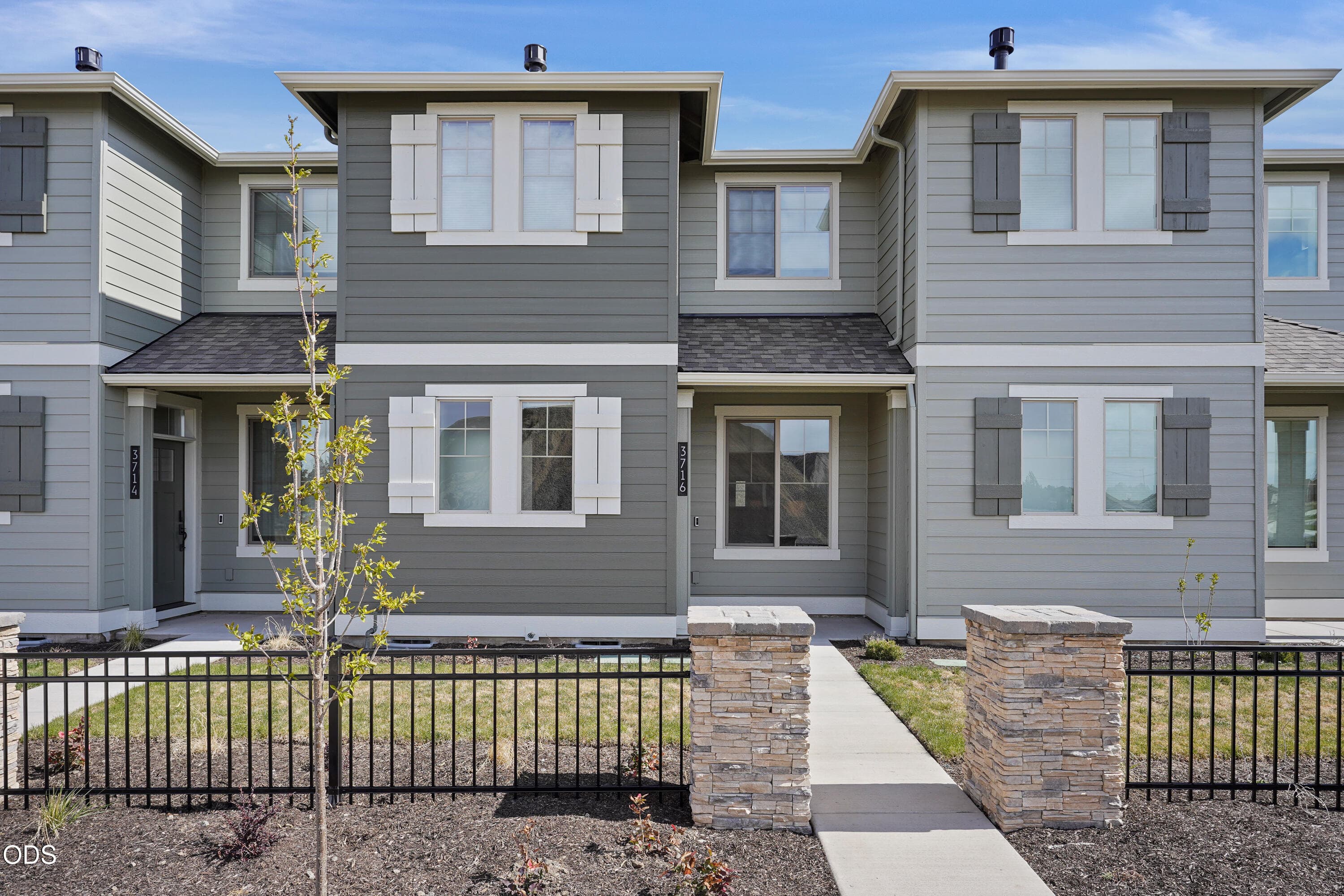 Primary photo of 3716 NE Petrosa Avenue