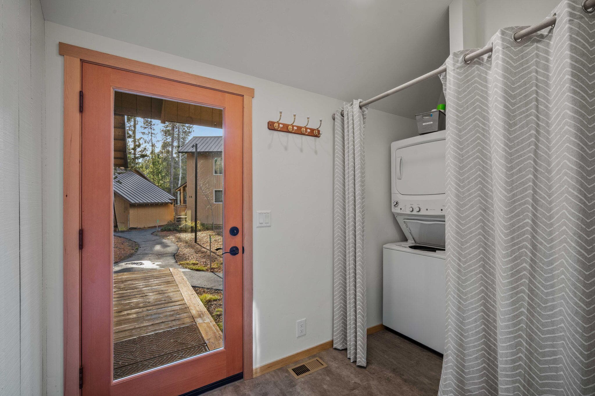 Photo 4 of 17611 Cluster Cabin Lane, 36
