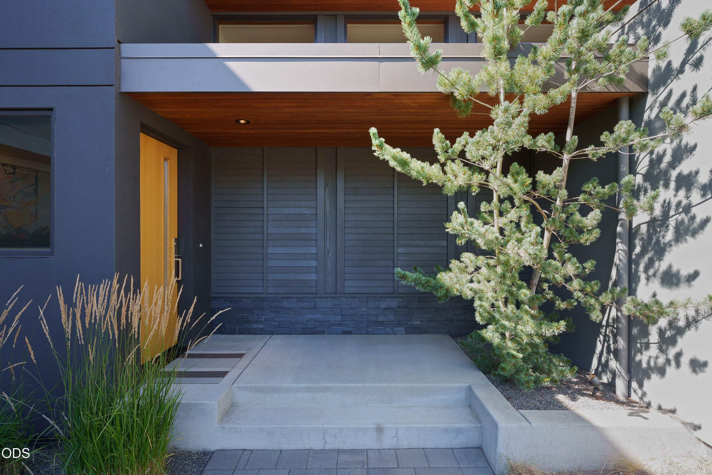 Photo 2 of 62773 NW Sand Lily Way