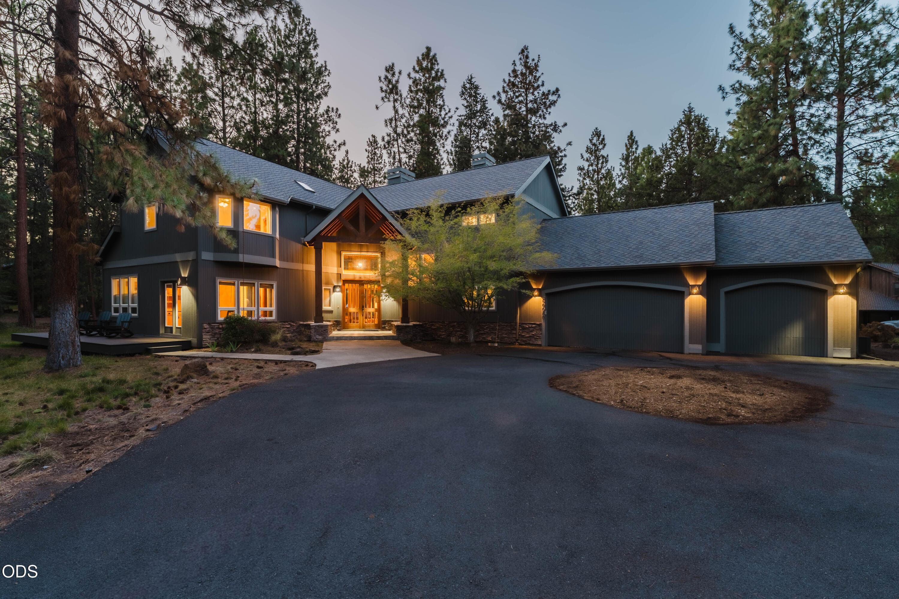 Primary photo of 60080 River Bluff Trail