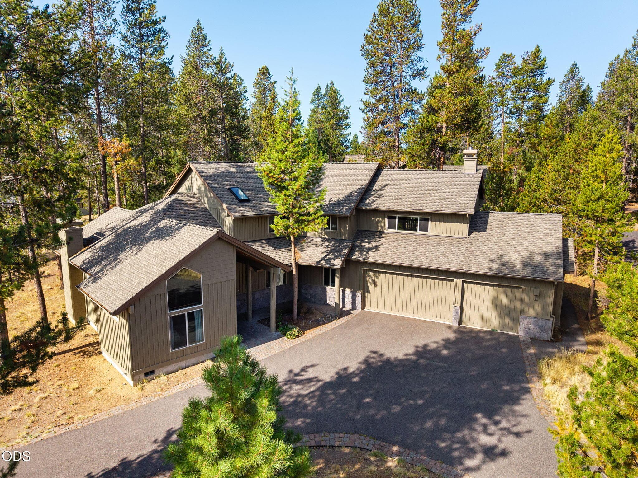 Primary photo of 18211 Oregon Loop, 1