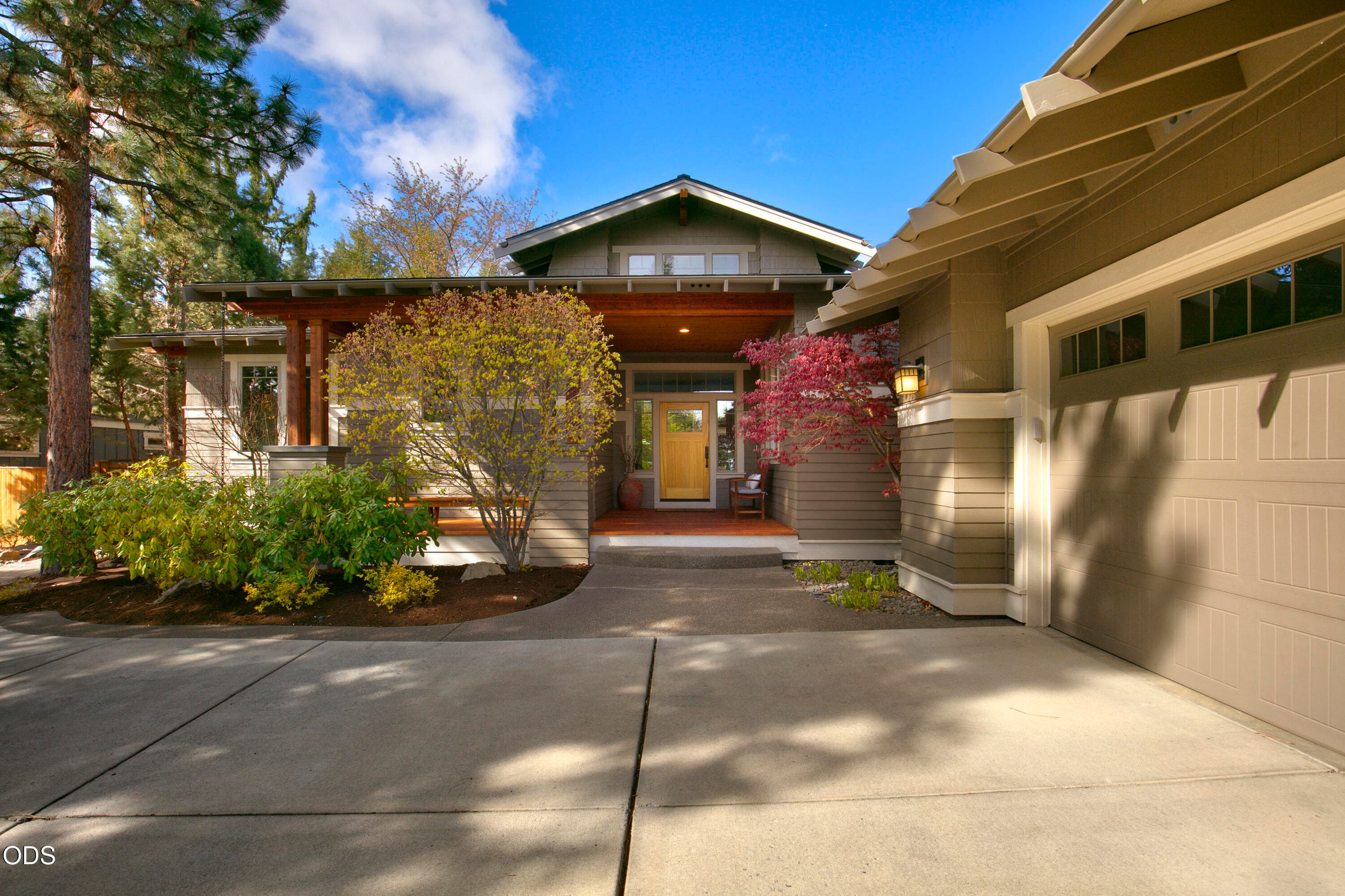 Primary photo of 691 NW Yosemite Drive