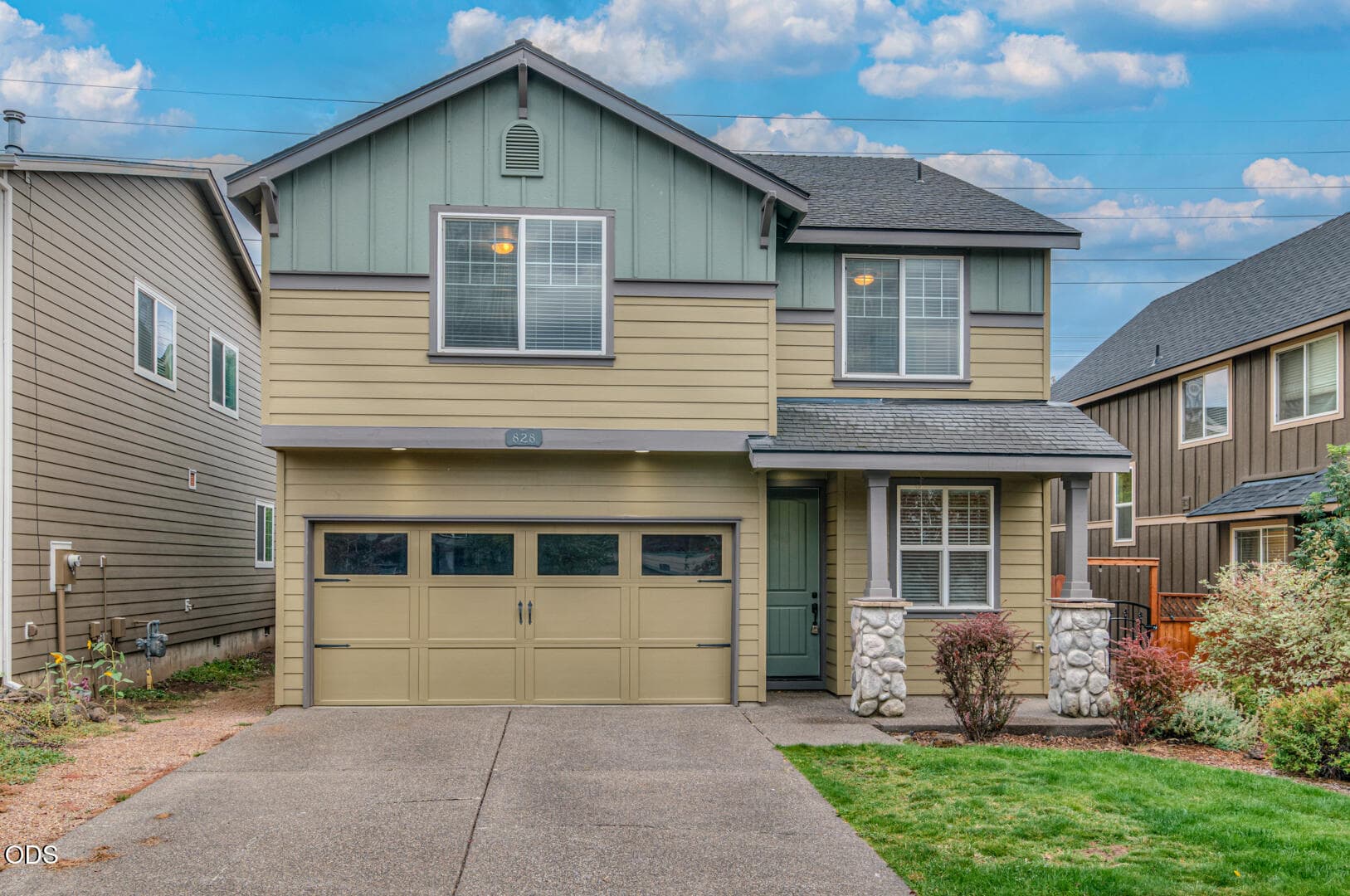 Primary photo of 828 NE Locksley Drive