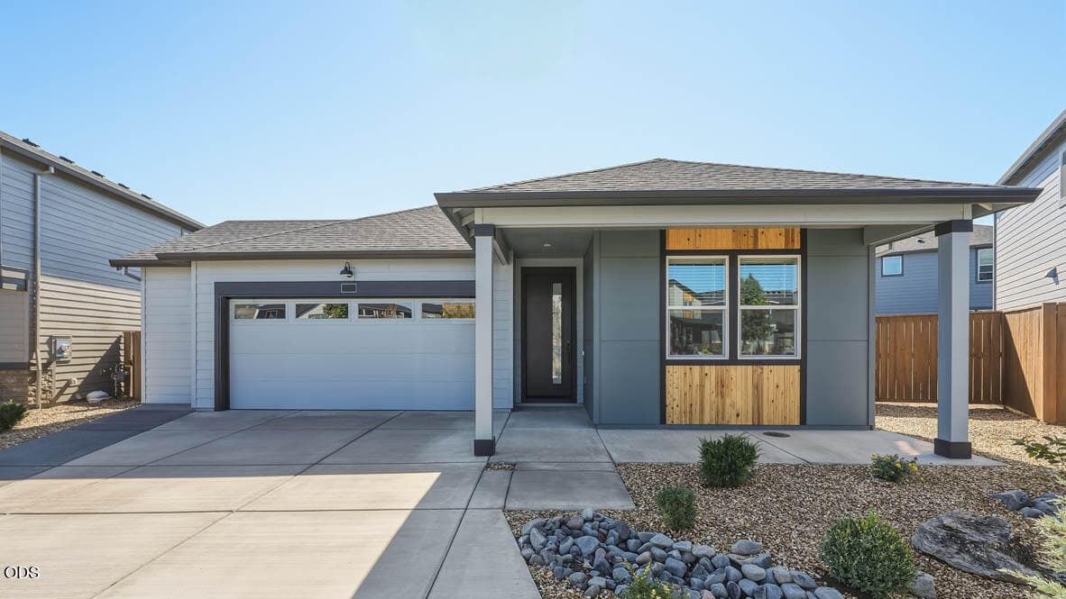 Primary photo of 21560 SE Etna Place