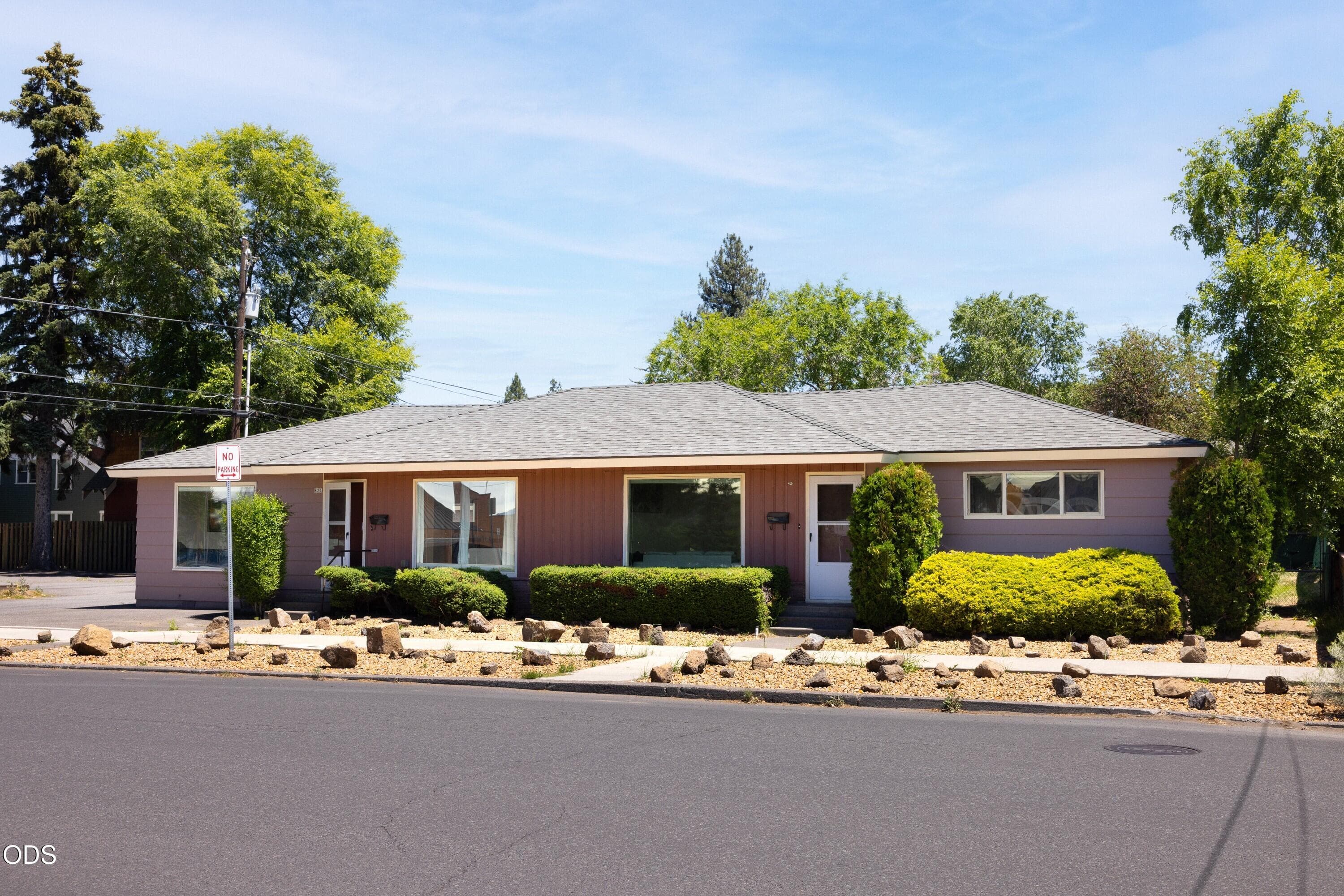 Primary photo of 820 NE 4th Street