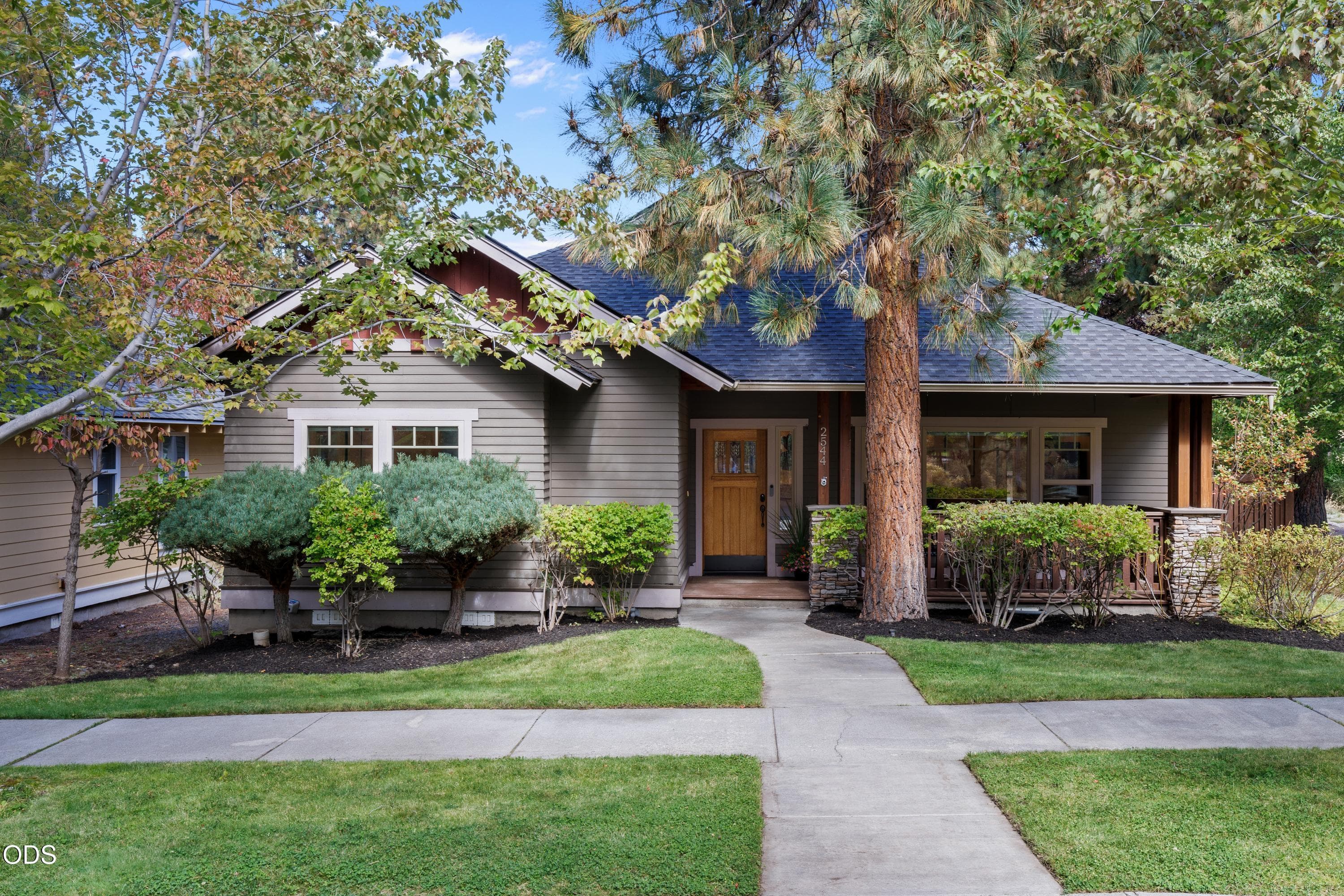 Primary photo of 2544 NW Sacagawea Lane