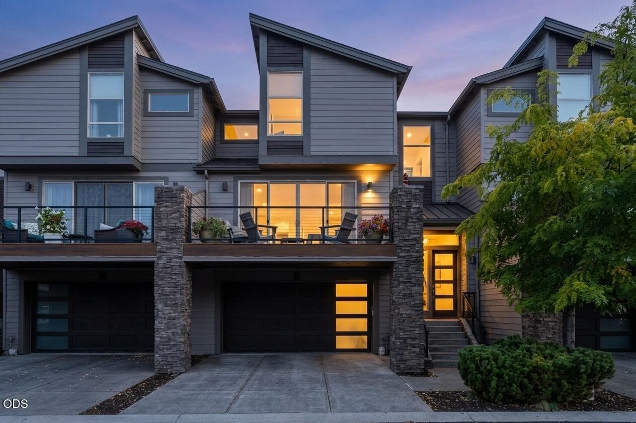 Primary photo of 3051 NW Canyon Springs Place