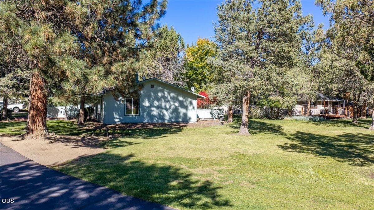 Photo 4 of 20757 Saint George Court