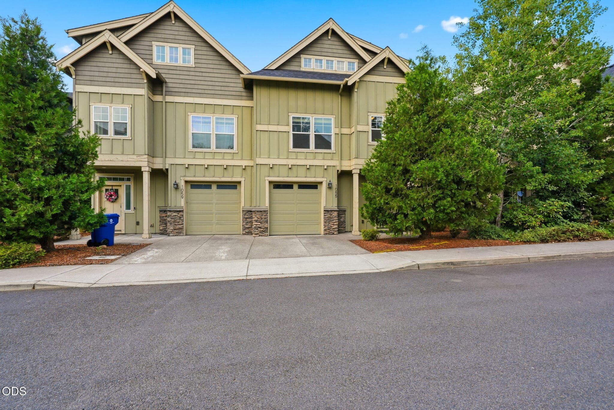 Primary photo of 1055 SE Leonel Lane