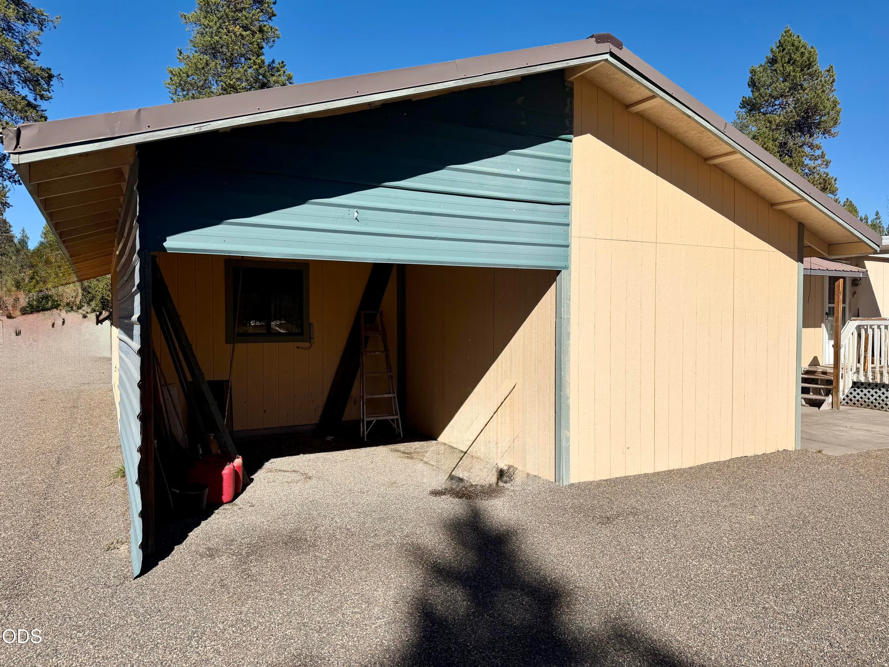 Photo 16 of 17131 Helbrock Drive