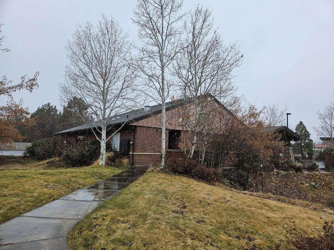 Photo 4 of 735 NE Purcell Boulevard
