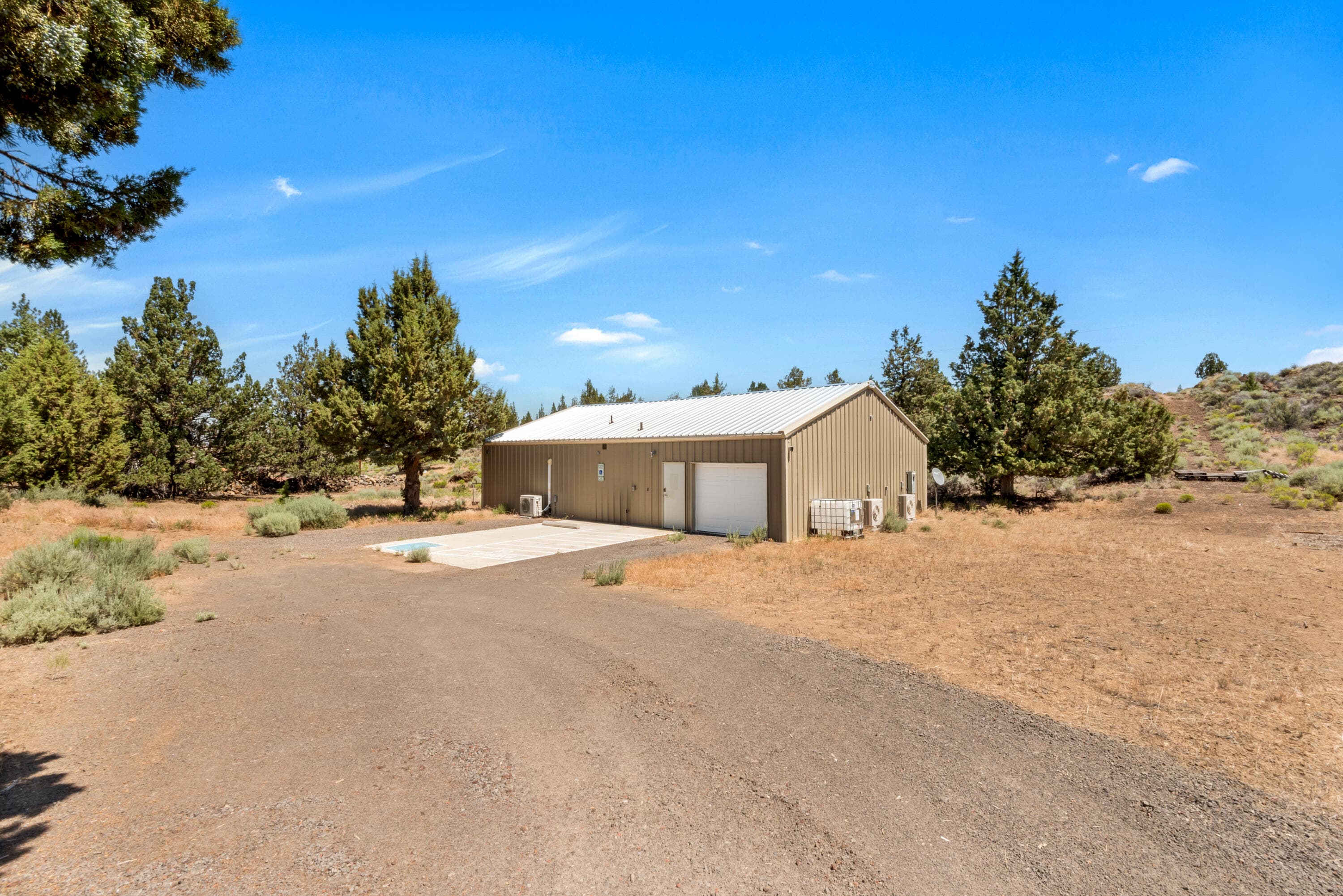 Photo 4 of 60148 Stirling Drive