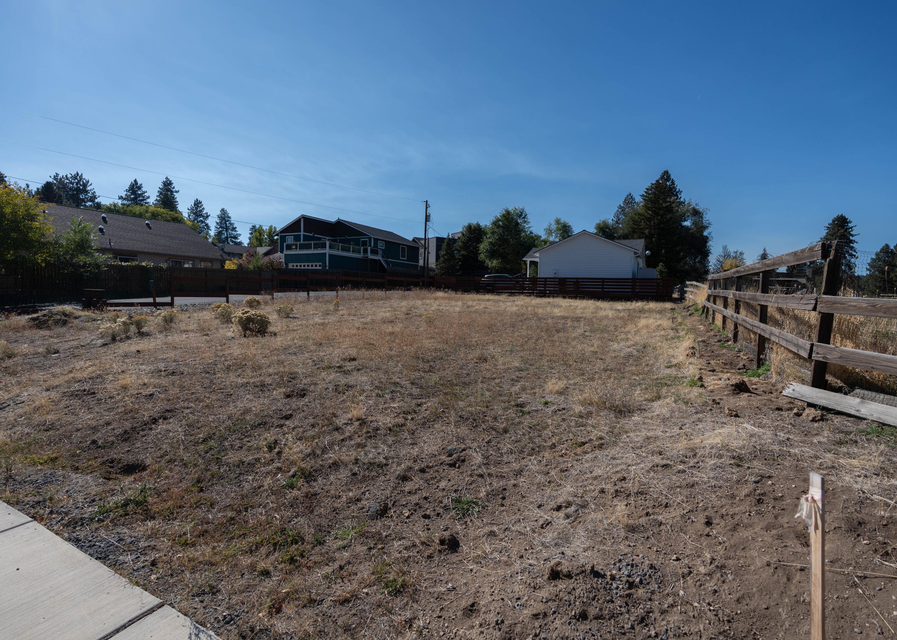 Photo 3 of 2109 NE 11th Place