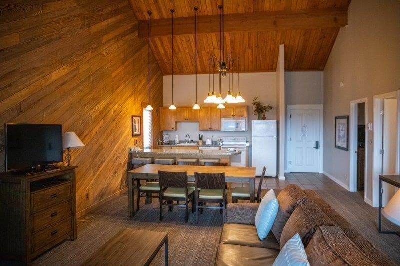 Photo 3 of 18575 SW Century Drive, 1135 F