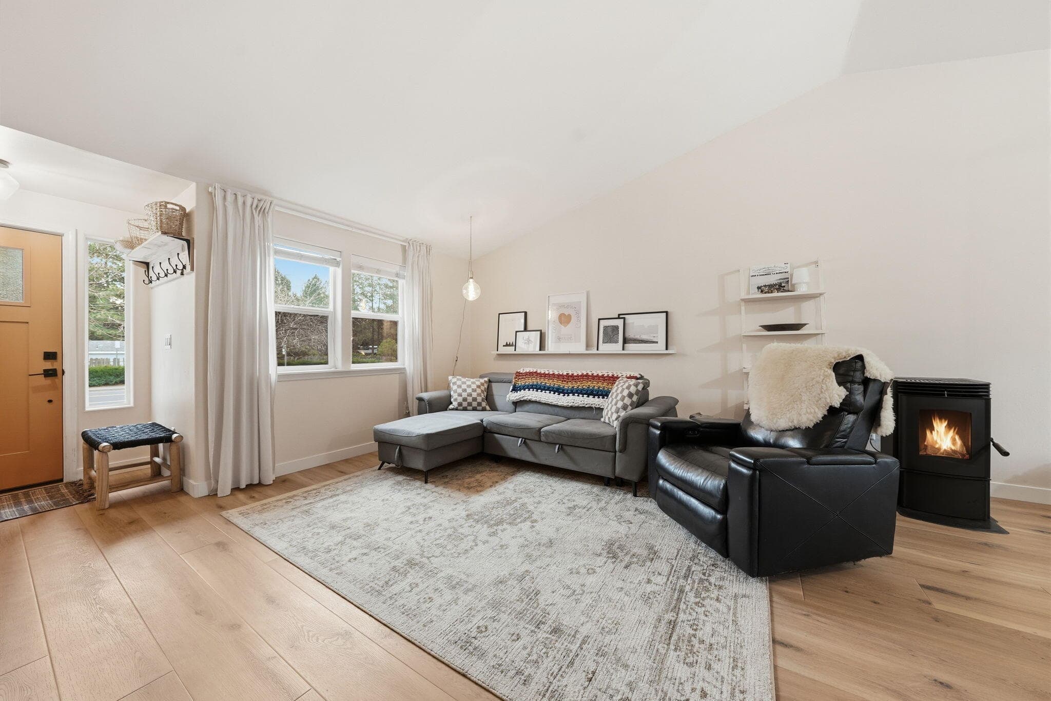 Photo 2 of 60987 Lodgepole Drive