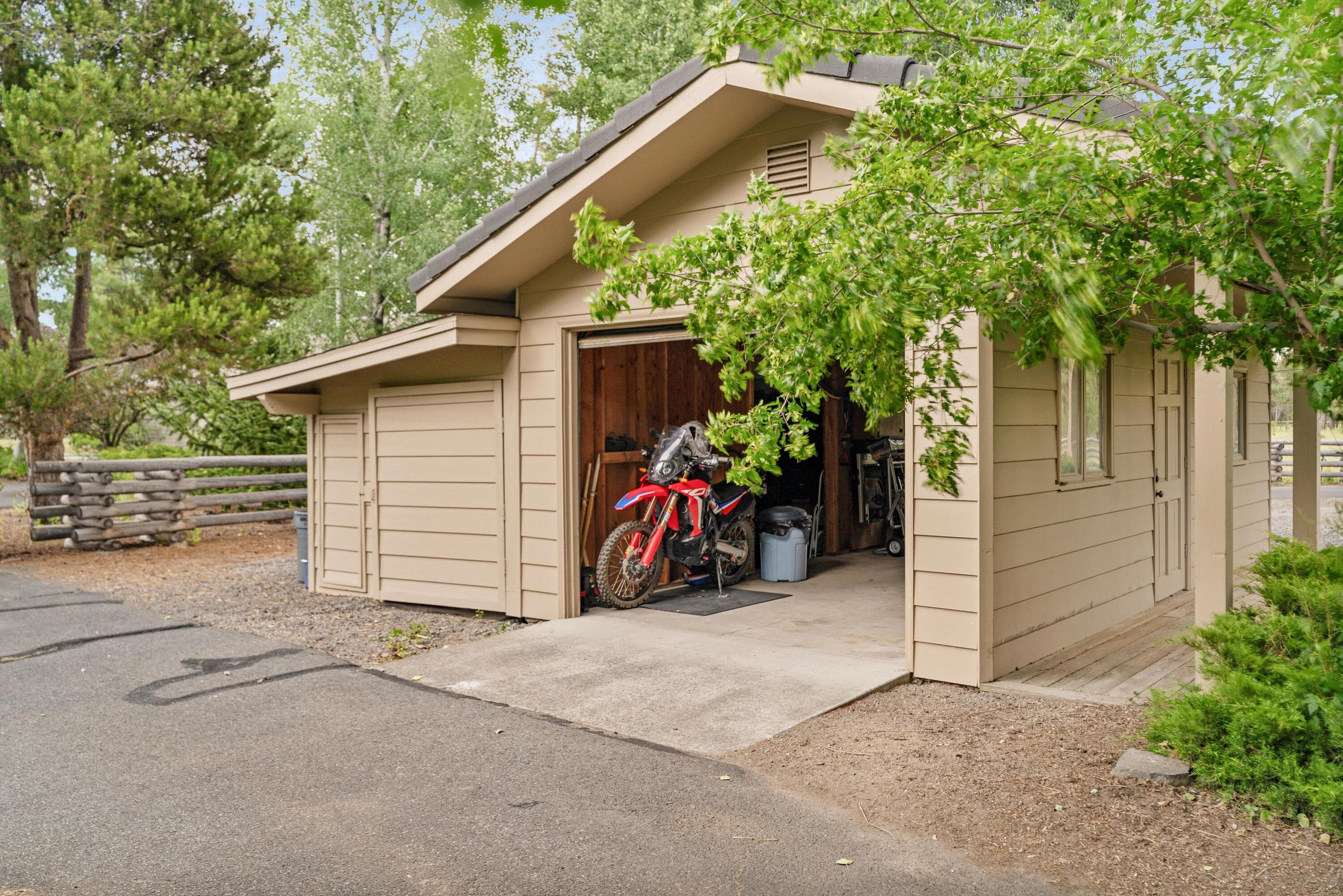 Photo 40 of 55635 Gatehouse Lane