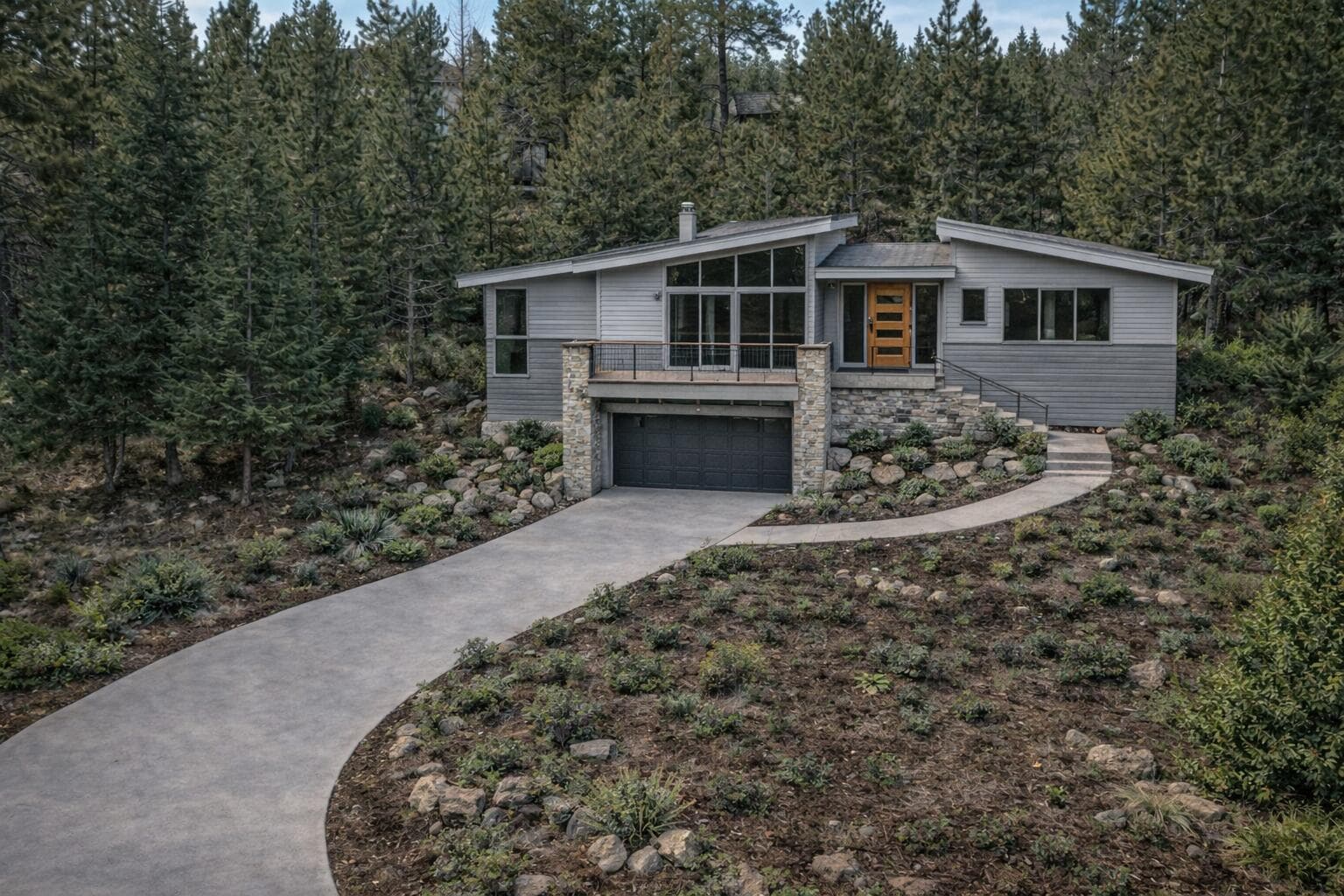 Photo 2 of 1327 NW Constellation Drive