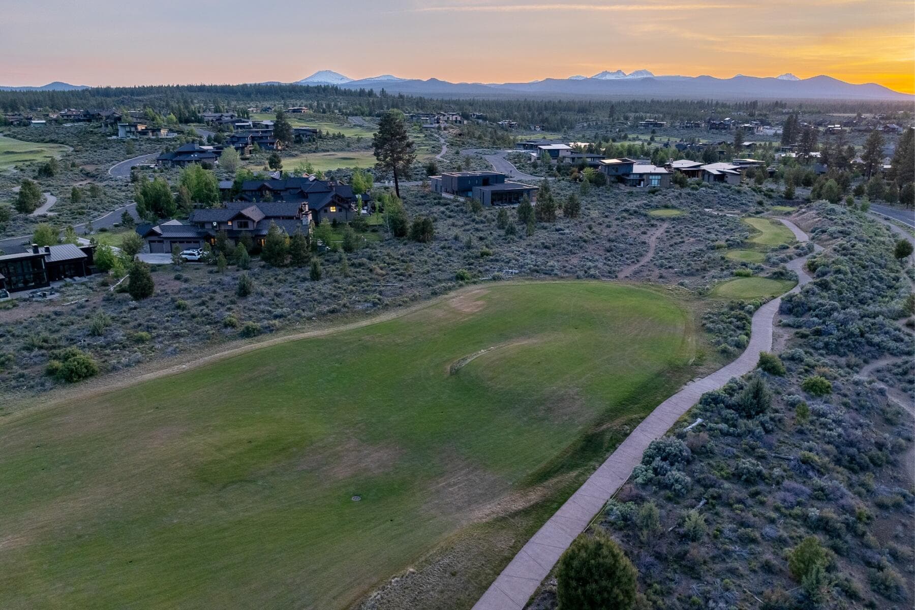 Photo 4 of 19345 Roswell Drive