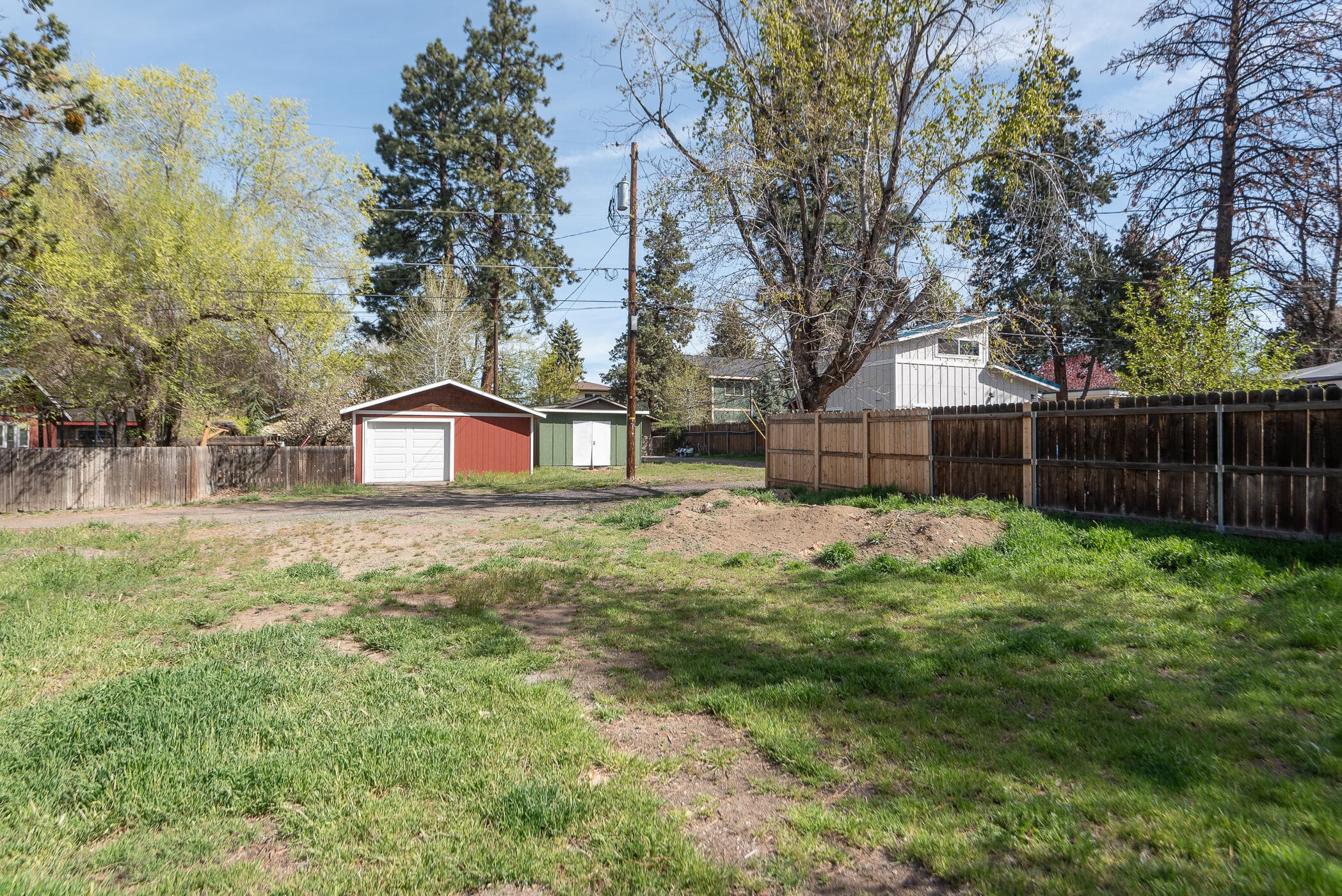 Photo 2 of 642 NE Seward Avenue