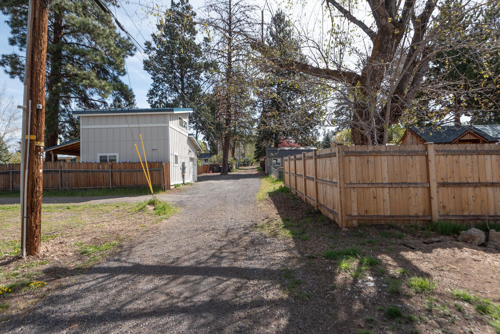 Photo 3 of 642 NE Seward Avenue