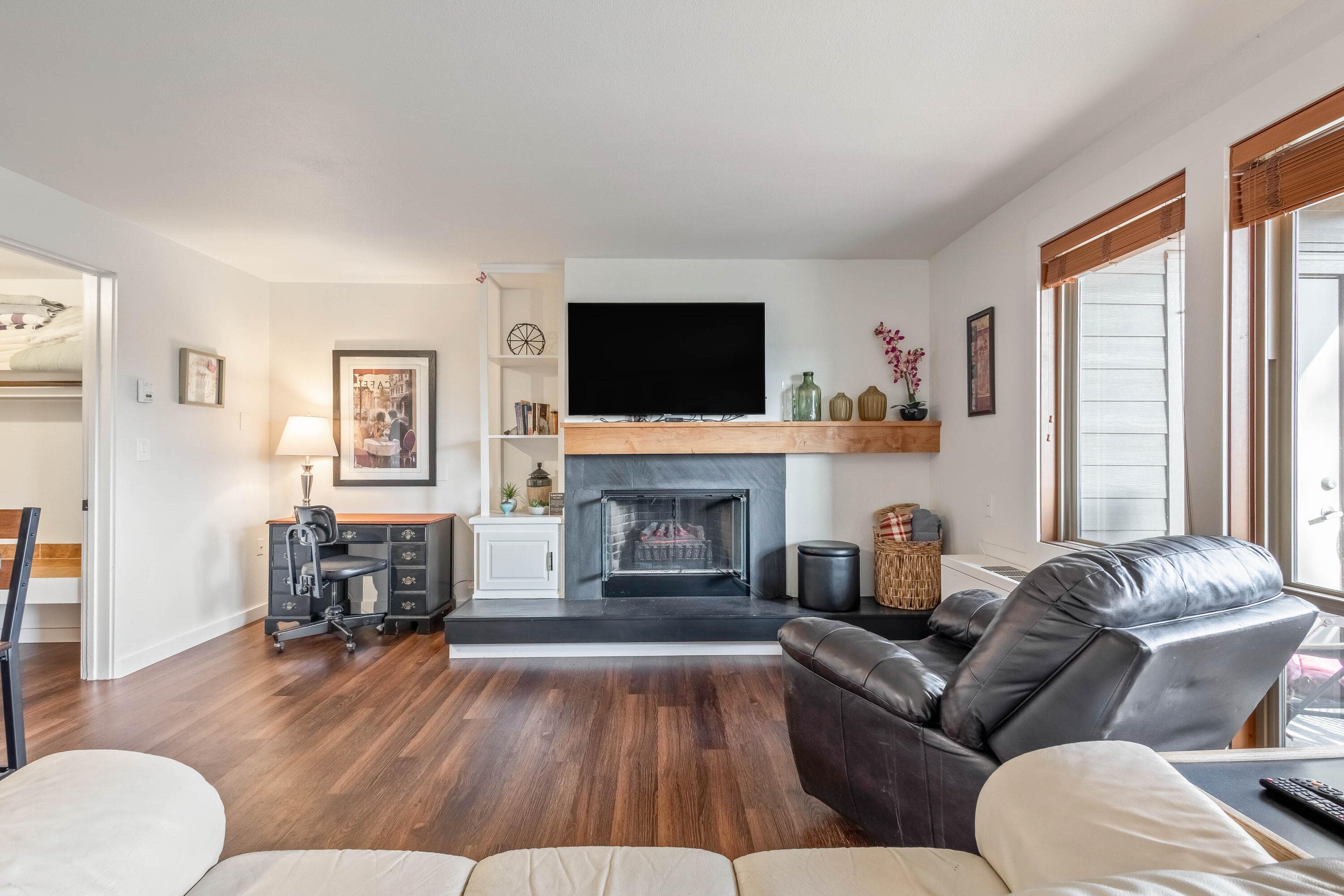 Photo 4 of 18575 SW Century Drive, #423