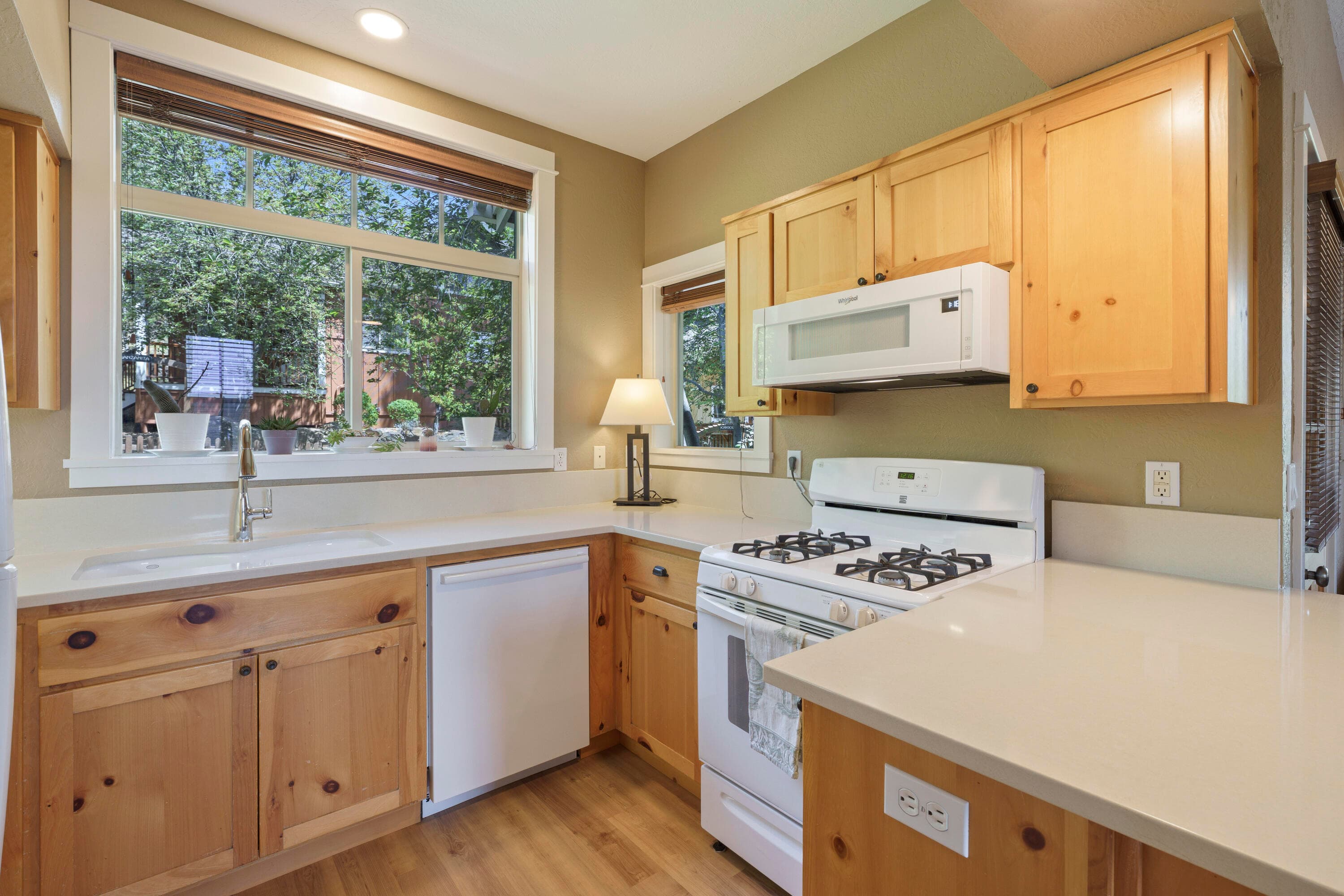 Photo 3 of 1940 NW Monterey Pines Drive, UNIT 10