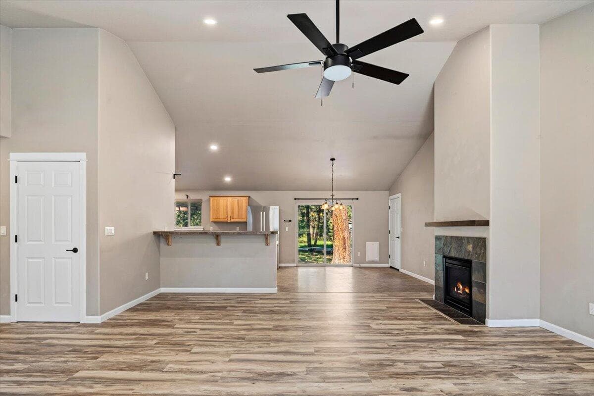 Photo 4 of 59665 Cheyenne Road