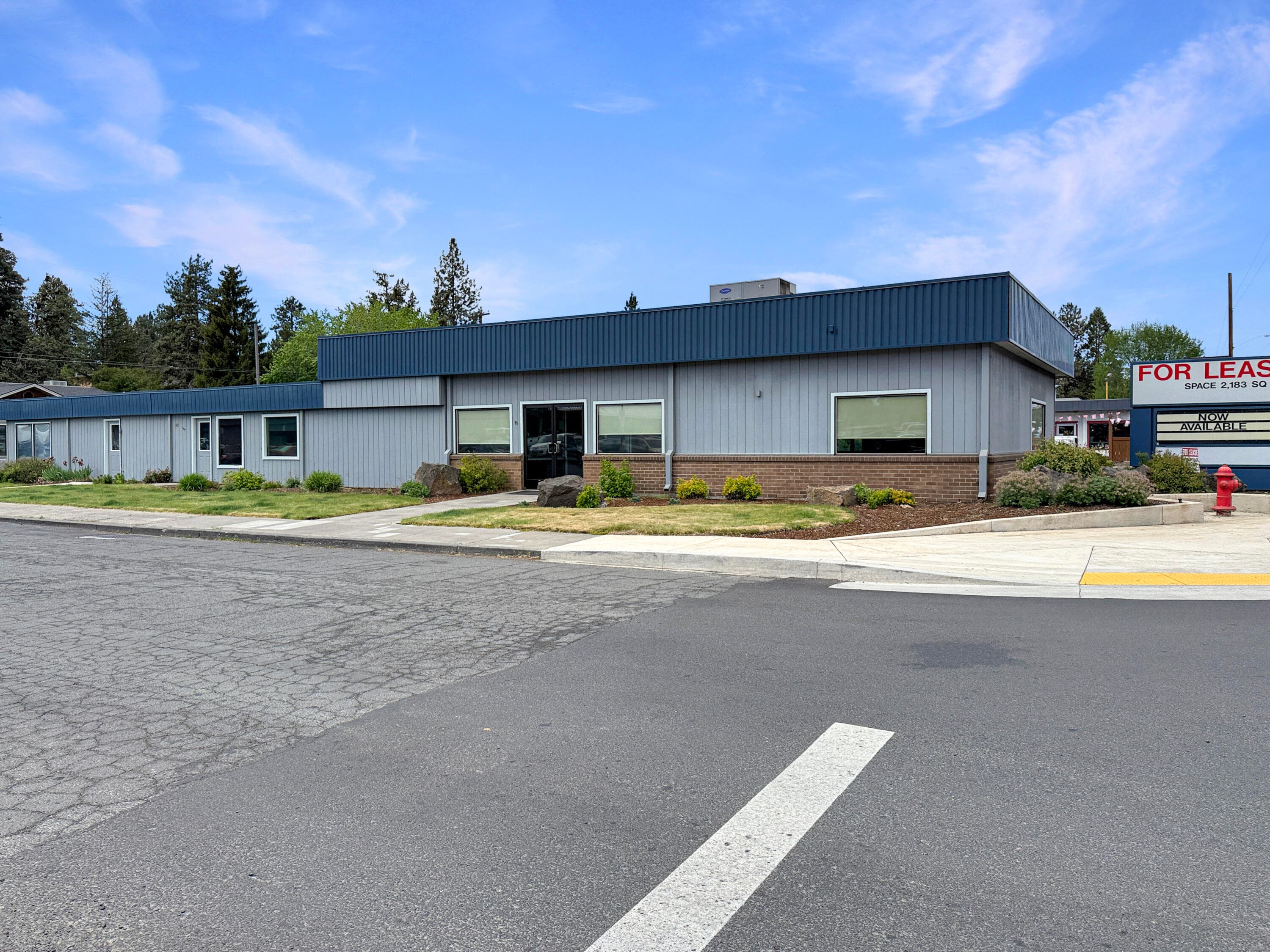 Photo 2 of 671 NE Greenwood Avenue, 2