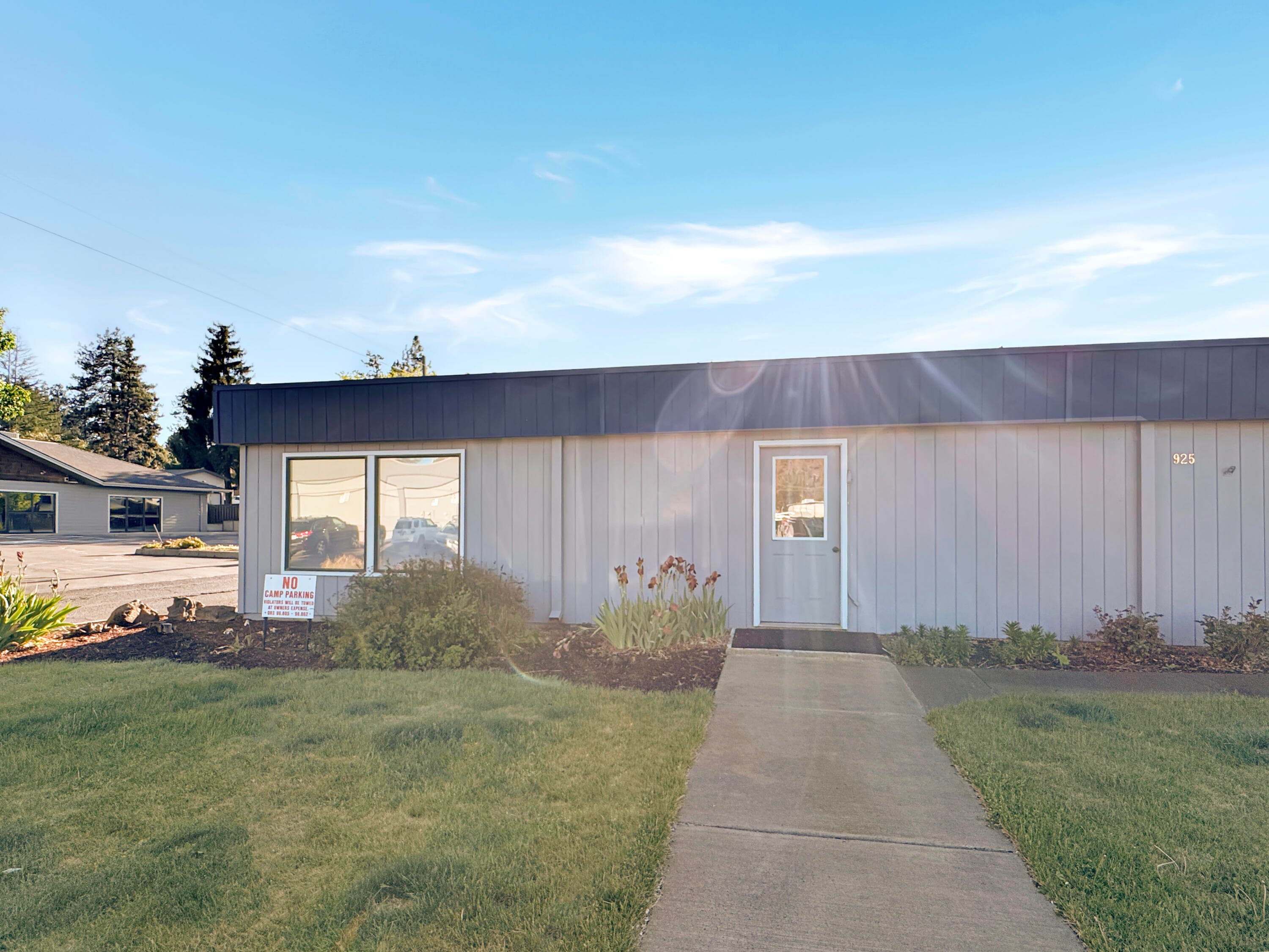 Photo 2 of 671 NE Greenwood Avenue, 3